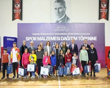 100. yıl temasıyla sanatını icra eden öğrenciler ödüllendirildi