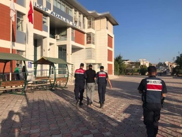 13 YIL HAPİS CEZASIYLA ARANAN ŞAHIS JANDARMADAN KAÇAMADI