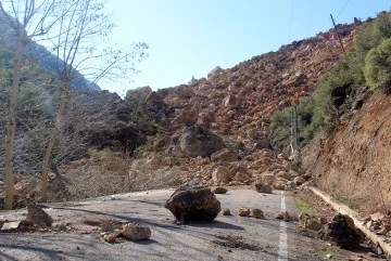 2 büyük deprem 2 dağı birleştirdi