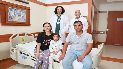 6 yaşında fel&ccedil; ge&ccedil;iren hasta Gaziantep'te şifa buldu