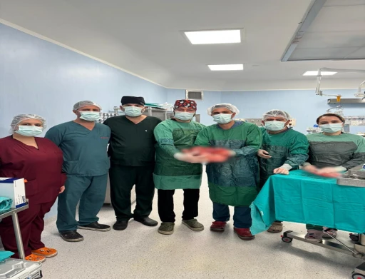  87 Yaşındaki Hastadan 4,5 Kiloluk T&uuml;m&ouml;r &Ccedil;ıkarıldı