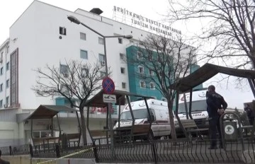 Acil girişine bırakılan çanta bomba paniğine yol açtı