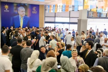 AK PARTİ GAZİANTEP’TE BAYRAM İZDİHAMI