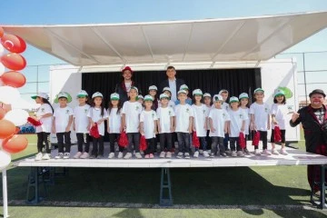 Ana sınıfı öğrencileri, şenlikli havasında mezun oldu