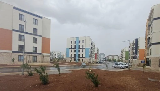 Araban'da etkili olan yağış &ccedil;ift&ccedil;ileri mutlu etti
