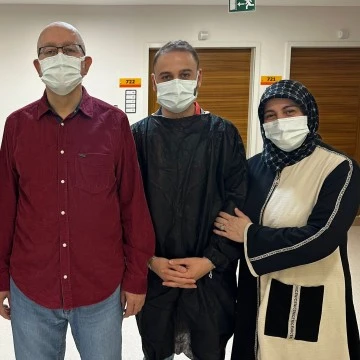 Baba-oğul lösemiyi yenerek hayata tutundu