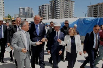 Bakan Ersoy'dan Şahinbey'in dev eserlerine tam not