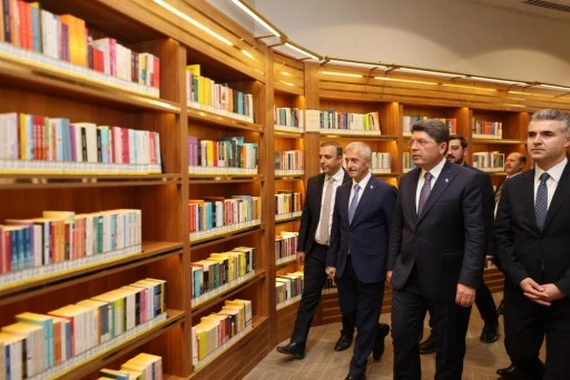 Bakan Tun&ccedil;'tan Şahinbey Millet Cami ve Millet K&uuml;t&uuml;phanesi'ne tam not