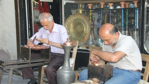 Bakırcı kardeşler mesleği &ouml;ğrenmek isteyen &ccedil;ırakları bekliyor