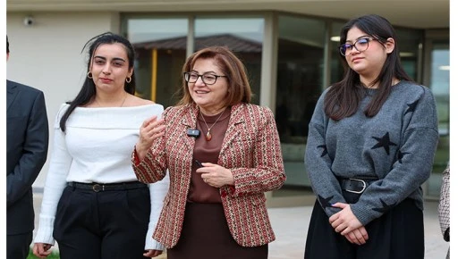 BAŞKAN ŞAHİN&rsquo;DEN &Uuml;NİVERSİTE &Ouml;ĞRENCİLERİNE YENİ M&Uuml;JDE!