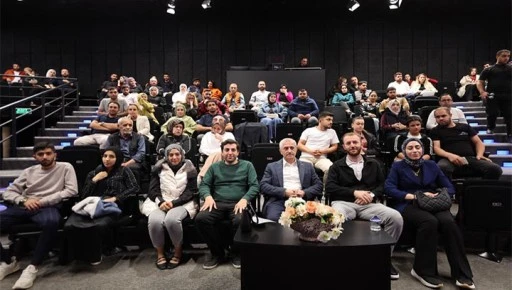 BAŞKAN TAHMAZOĞLU, EVLİLİK OKULU &Ccedil;İFTLERİYLE BULUŞTU