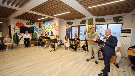 BAŞKAN TAHMAZOĞLU GEN&Ccedil;LERLE BULUŞTU