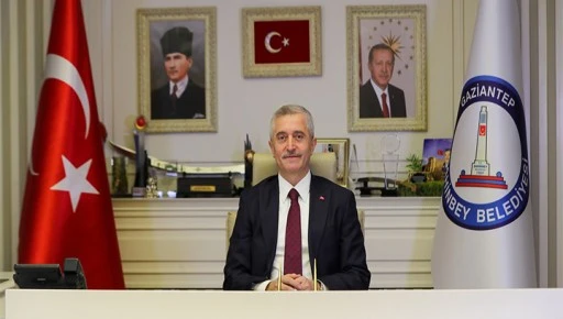 BAŞKAN TAHMAZOĞLU&rsquo;NDAN &Ouml;ĞRENCİLERE M&Uuml;JDE