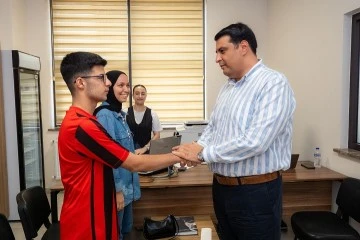 BAŞKAN YILMAZ’DAN YKS ÖĞRENCİLERİNE DANIŞMANLIK DESTEĞİ