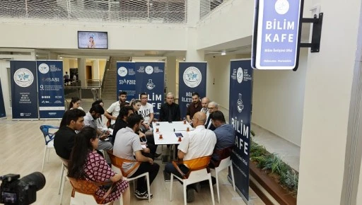 Bilim Kafe GİBTÜ’de Gençlerle Buluştu