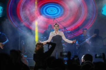 Büyükşehir’den Kadınlar Gününe özel funda arar konseri