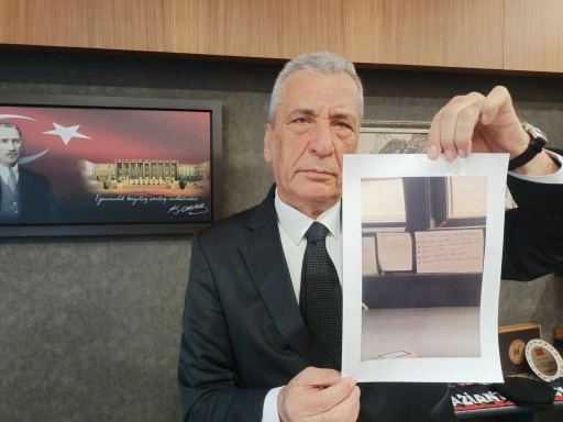 CHP&rsquo;li &Ouml;zt&uuml;rkmen: AKP&rsquo;li Umut Yılmaz, meclis &uuml;yelerinin belediyeye girişini yasakladı
