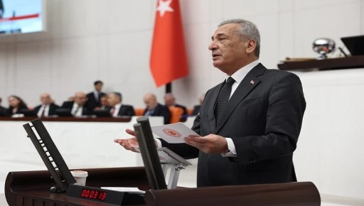 CHP&rsquo;li &Ouml;zt&uuml;rkmen: Bu Meclis &lsquo;yeni anayasa&rsquo; yapamaz