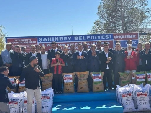 &Ccedil;ift&ccedil;ilere bin 700 ton tohum ve 2 bin ton g&uuml;bre desteği