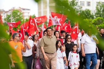 COŞKULU 19 MAYIS KUTLAMASI: “BAYRAKLI BÜYÜK YÜRÜYÜŞ”