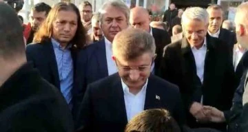Davutoğlu'na depremzede tepkisi