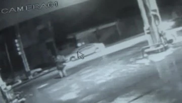  Deprem dehşeti güvenlik kameralarına yansıdı