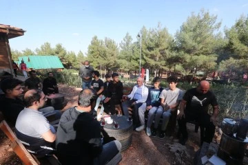 DEPREMZEDE ÖĞRENCİLERİ ECDATLA BULUŞTURDU