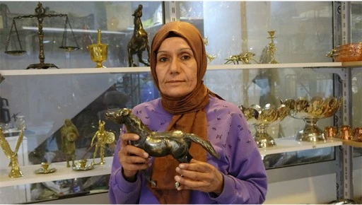 d&ouml;k&uuml;m&uuml; sanat eserine d&ouml;n&uuml;şt&uuml;r&uuml;yor