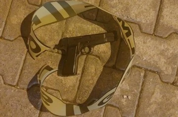 'Dur' ihtarı yapan bekçilere ateş eden şahıs vurularak yakalandı