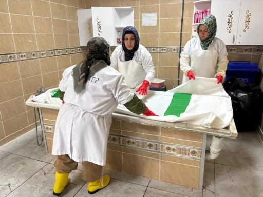 Duyunca herkesin irkildiği mesleklerini severek yapıyorlar