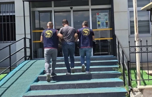FETÖ ÜYESİNE JANDARMADAN OPERASYON