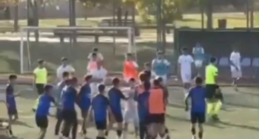 futbol ma&ccedil;ı sonrası kavga &ccedil;ıktı