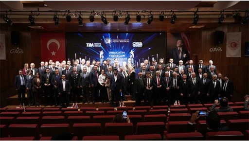 GAİB Tarafından D&uuml;zenlenen T&ouml;renle İhracatın Yıldızları &Ouml;d&uuml;llerine Kavuştu