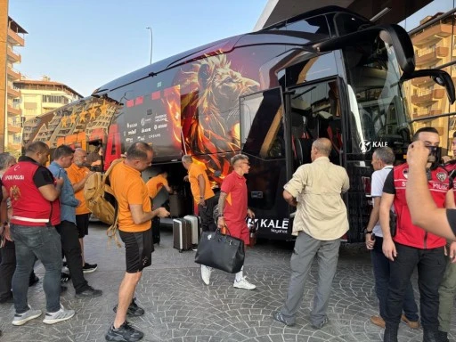 Galatasaray, ligin ilk maçı için Gaziantep'te