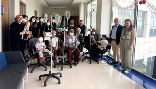 GAÜN Çocuk Hastanesi’nde Anneler Günü Kutlaması