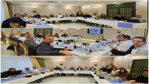GA&Uuml;N&rsquo;de Tiroid Kanserine Ekip Yaklaşımı