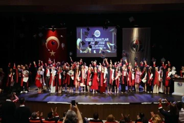 GAÜN Güzel Sanatlar Fakültesinde mezuniyet heyecanı