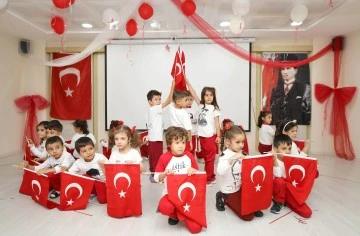 GAÜN KREŞ VE ANAOKULU ÖĞRENCİLERİNİN CUMHURİYET COŞKUSU