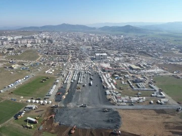 Gaziantep Büyükşehir Belediyesi Nurdağı'nda 800 adet konteynırın 145’ini bölgeye yerleştirdi