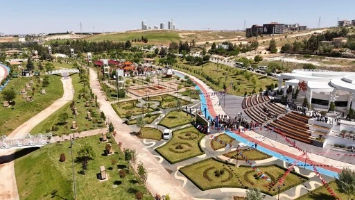 GAZİANTEP B&Uuml;Y&Uuml;KŞEHİR&rsquo;DEN YENİ EVLİ &Ccedil;İFTLERE UNUTULMAZ BİR HEDİYE