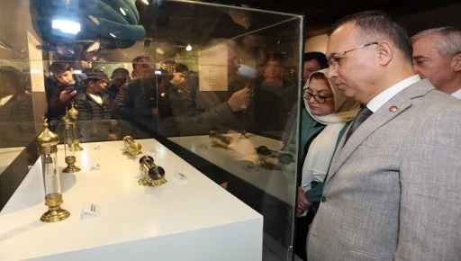 GAZİANTEP B&Uuml;Y&Uuml;KŞEHİR EV SAHİPLİĞİNDE MUKADDES EMANETLER SERGİSİ VATANDAŞLARLA BULUŞTU