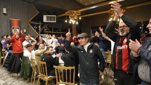 Gaziantep FK yöneticileri taraftarlarla iftarda buluştu
