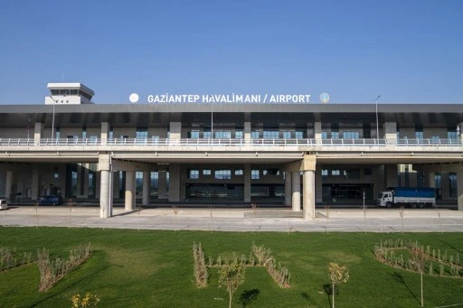 Gaziantep havalimanı bug&uuml;n saat 12.00 kadar kapatılmıştır 
