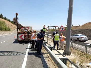 GAZİANTEP JANDARMA TRAFİK GÜVENLİĞİ TEDBİRLERİNİ ARTIRIYOR