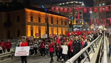 Gaziantep’te 29 Ekim coşkusu fener alayıyla sürdü  