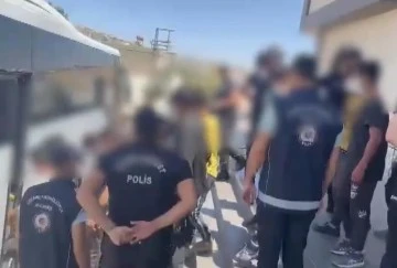 Gaziantep'te 38 düzensiz göçmen yakalandı, 