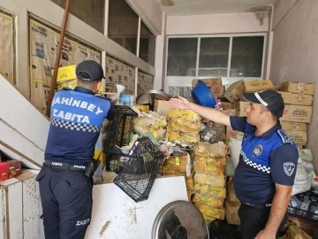 Gaziantep'te bayram öncesi tarihi geçmiş 5 ton şekerleme ele geçirildi