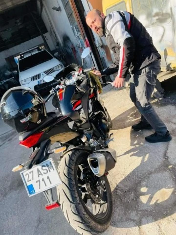 Gaziantep'te direğe çarpan motosiklet sürücüsü hayatını kaybetti
