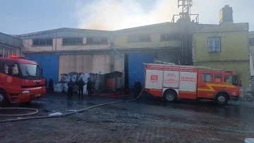 Gaziantep'te geri dönüşüm fabrikasında yangın