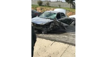 Gaziantep’te iki aracın çarpışması sonucu meydana gelen trafik kazasında 10 kişi yaralandı.